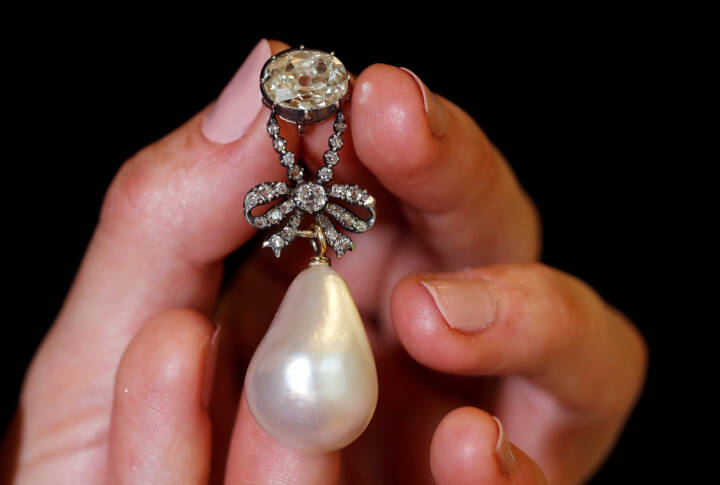 Stilikonet Marie Antoinettes smykker er historien om dekadence, syndefald og død - og så er de igen | Kultur | DR