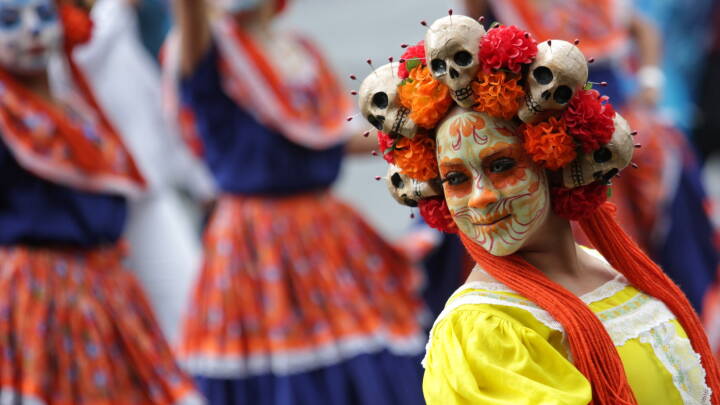 Se Afdøde mindet med fest og efter mexicansk tradition | Udland | DR