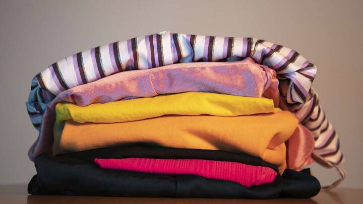en million Express Grudge Vil du have en mere bæredygtig garderobe? Her er fire råd til at få dit tøj  til at leve længere | Klima | DR