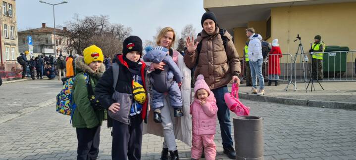 Særlov skal sikre, at børn fra Ukraine kan komme i skole Danmark hurtigst muligt | Politik DR