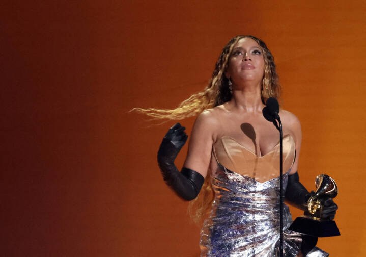 Beyoncé kom for sent til festen, endte med en Grammy-aften ud det sædvanlige | Kultur | DR