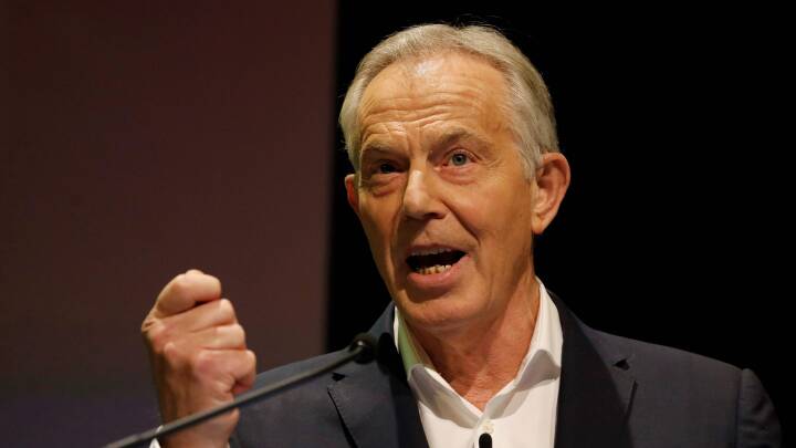 Nu begynder jagten på en ny Labour-leder: Tony Blair kritiserer Corbyns 'komiske ubeslutsomhed'