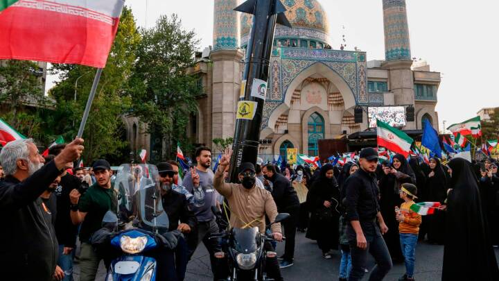 Iran-kendere: Stats-tv viser jubel, men de fleste iranere frygter konflikt med Israel