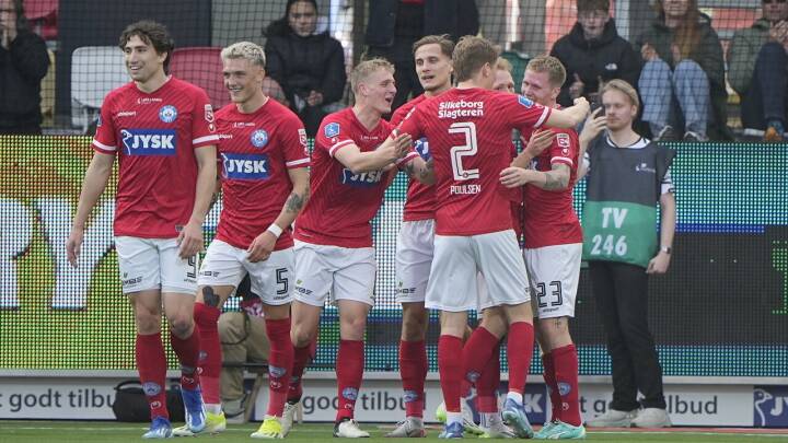 Silkeborg ydmyger FC Midtjylland i første halvleg
