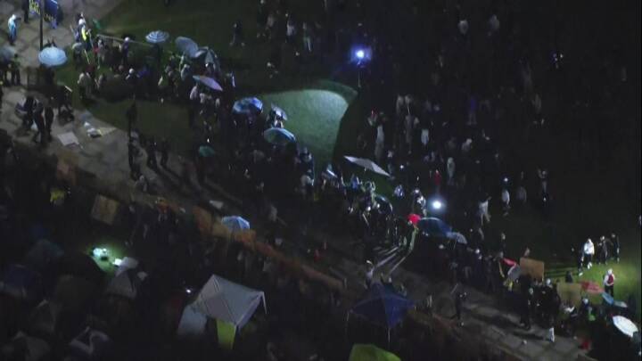 Demonstranter i voldsomme sammenstød ved universitet i Los Angeles