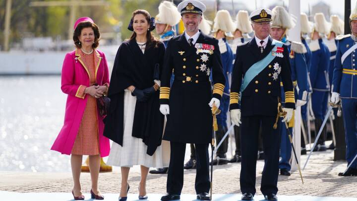 Det danske kongepar er ankommet til Stockholm til deres første statsbesøg
