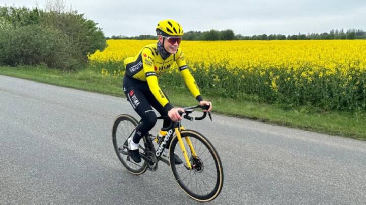 Jonas Vingegaard er tilbage på cyklen