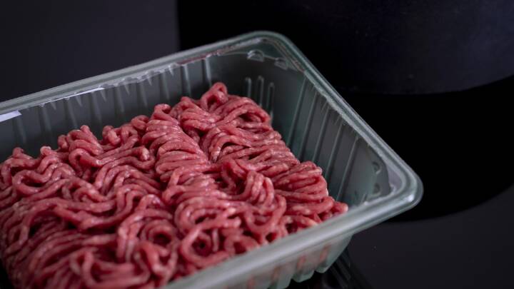 Hakket oksekød fra England er årsag til salmonellaudbrud