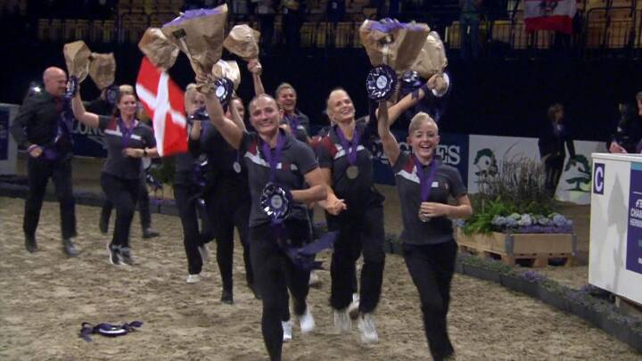 Dansk voltigeringshold vandt VM-sølv i legendes sidste optræden