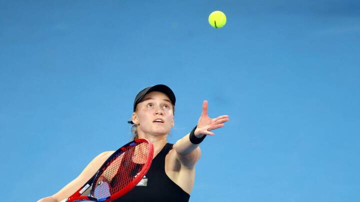 Med stoisk ro vinder Rybakina første sæt i Australian Open-finale