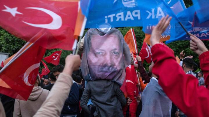 Derfor vandt Erdogan – talte til tyrkernes stolthed og sværtede oppositionen i unfair og beskidt valgkamp