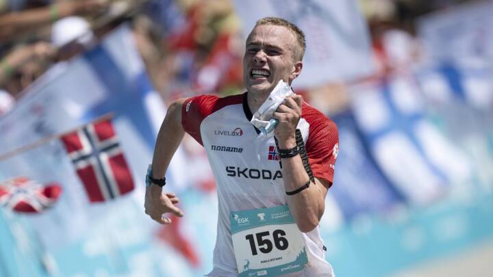 Norsk orienteringsløber mister orienteringen på medaljepodiet