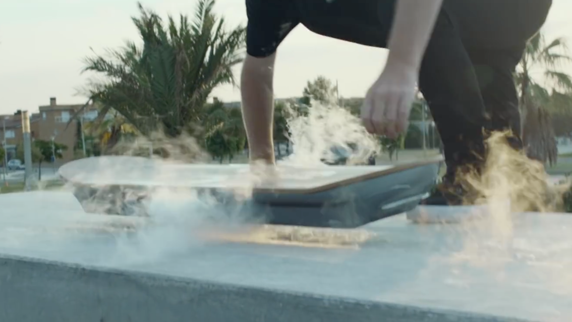 Patriotisk stille melon Lexus hoverboard er - som ventet - et reklamestunt | Tech | DR