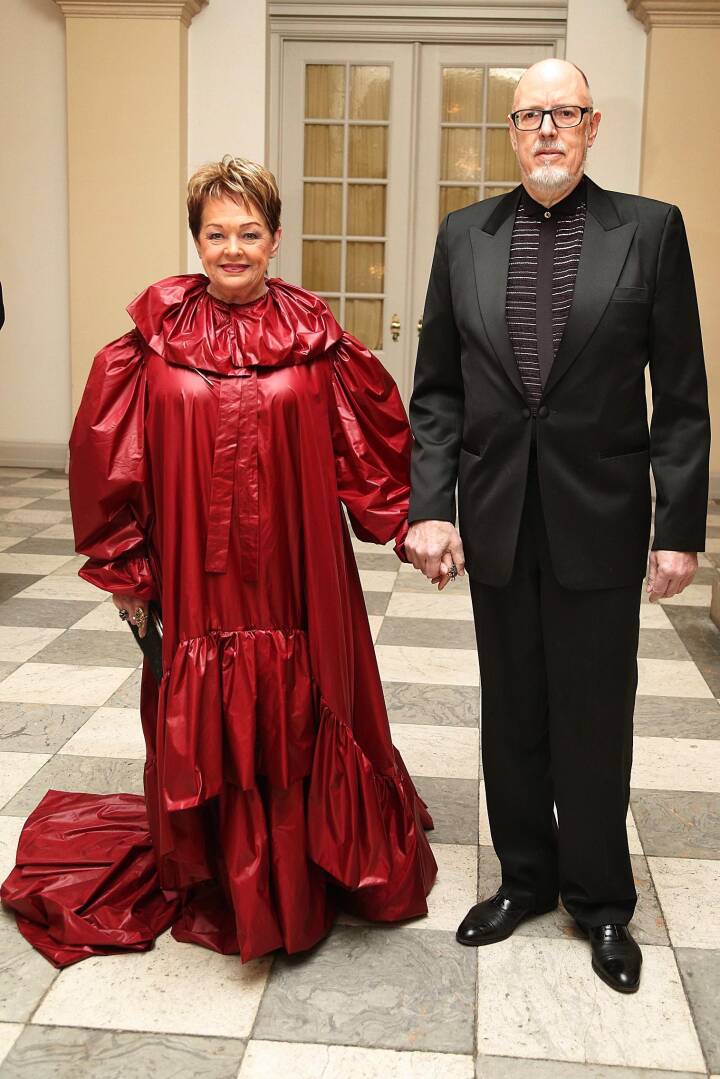 Republik ubrugt dug Manden bag Ghita Nørbys kjole: I orden at sammenligne den med en moderkage  | Kultur | DR