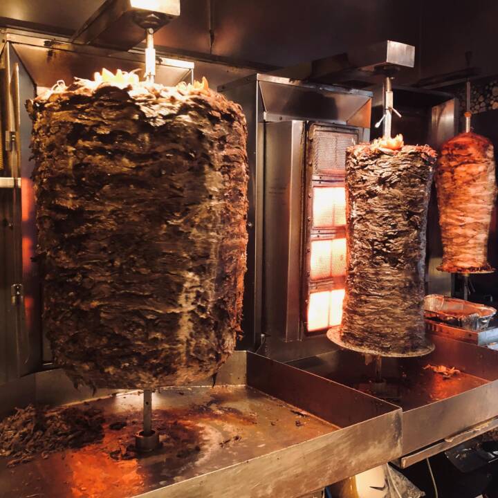 Sådan kom shawarma til Danmark | DR Mad | DR