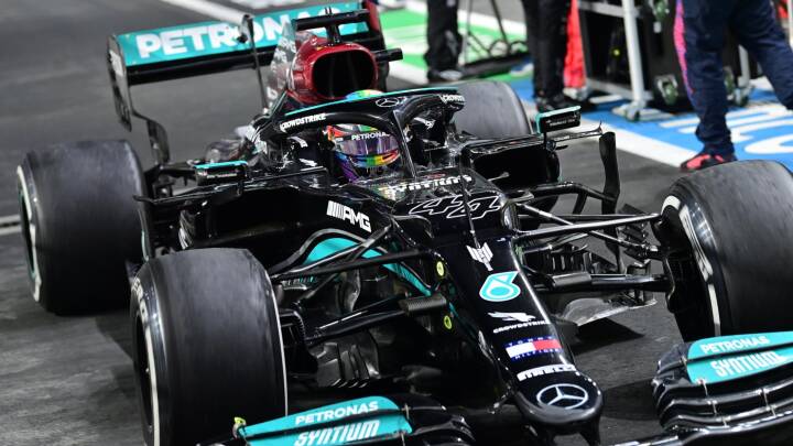 Dramatisk grandprix sørger for dødt løb mellem Hamilton og Verstappen inden sidste løb