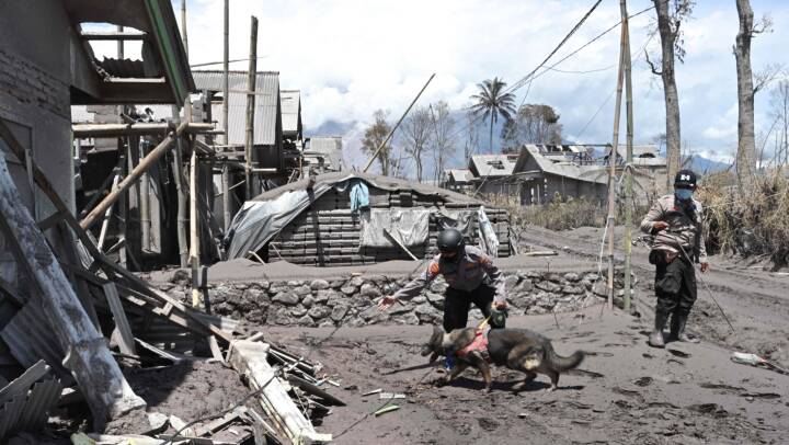 Mindst 34 er døde efter vulkanudbrud i Indonesien