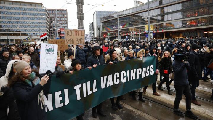 Demonstrationer mod vaccinepas i Göteborg og Stockholm