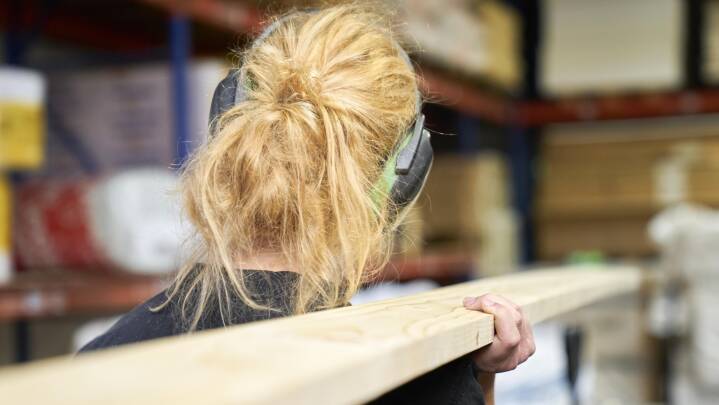 Flere kvinder i byggebranchen kan måske mindske massiv arbejdsmangel i fremtiden