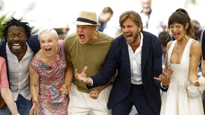'Triangle of Sadness' vinder Guldpalmen i Cannes: Det er et 'meget dejligt chok'
