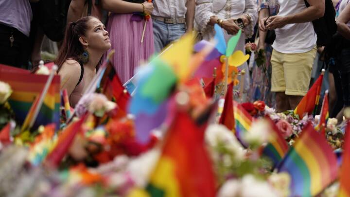'I nat blev regnbuen farvet sort': Angreb mod LGBT+-bar i Oslo betragtes som terror