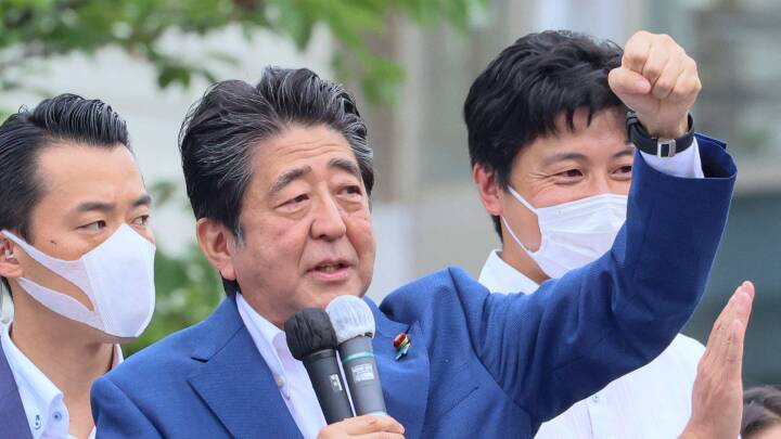 Japans tidligere premierminister Shinzo Abe er død efter skudangreb