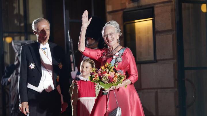 Så dronning Margrethe endelig fejret: 'Hun strålede som en lille pige' | Indland | DR