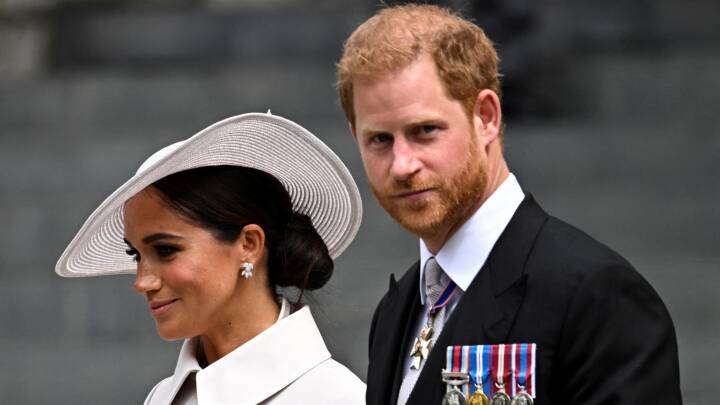 Prins Harry kommer med bredside mod britisk kongehus i ny Netflix-trailer