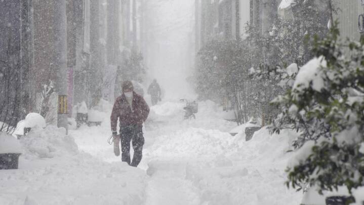 Japan lammet af voldsom snestorm