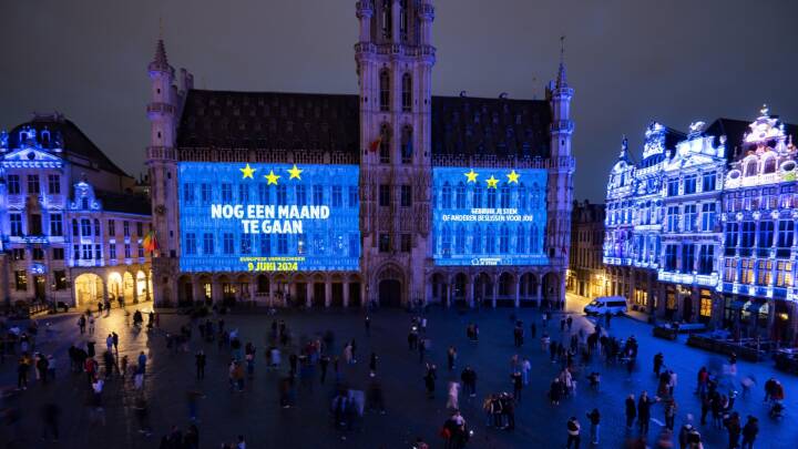 Valget nærmer sig: Europæiske vartegn lyser op i EU's blå farver