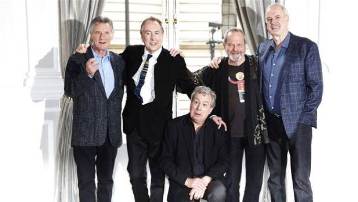 Monty Python: Komik og forhistorisk sex i nyt liveshow | Kultur | DR