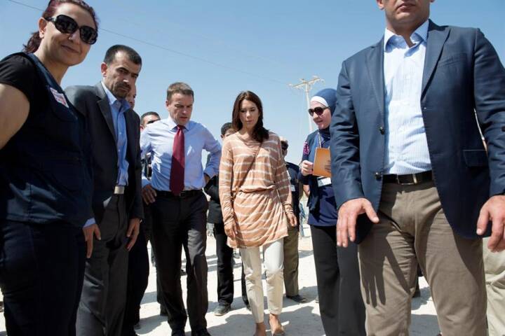 BILLEDSERIE: Kronprinsessen besøger flygtninge i Jordan