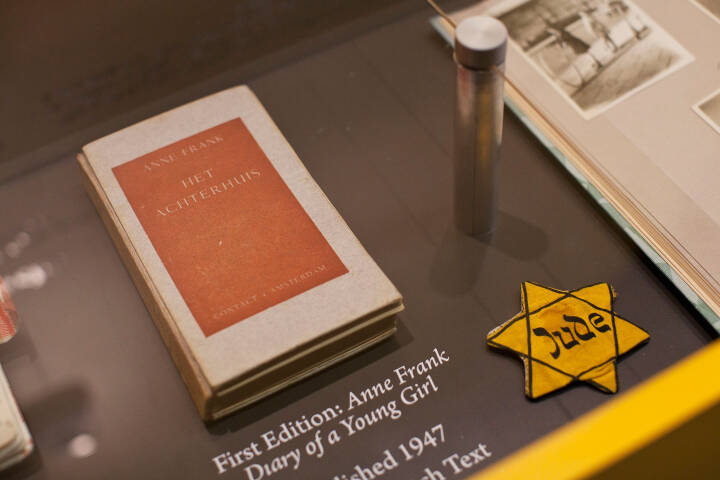 Anne Franks berømte dagbog er nu nettet Udland | DR