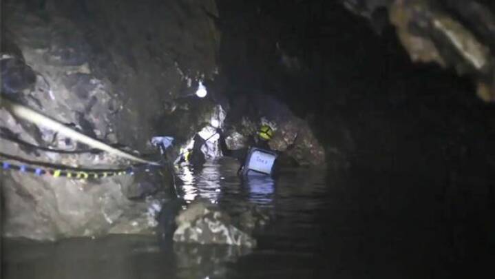 Dykker død halvandet år efter redningsindsats i grotte