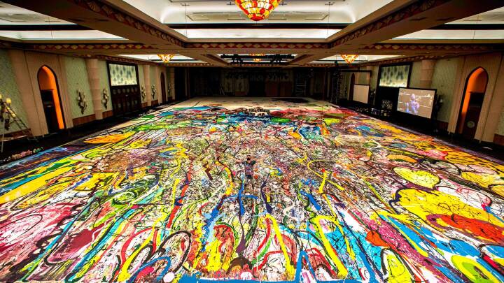 Beromt Kunstner Vil Lave Verdens Storste Maleri Pa Laerred Og Sa Skal Det Skaeres I Stykker Kultur Dr