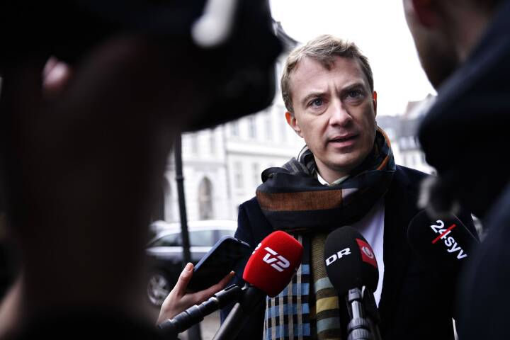 'Alle er trætte af mudderkast' - men mudderet fløj mellem formandskandidaterne i Dansk Folkeparti