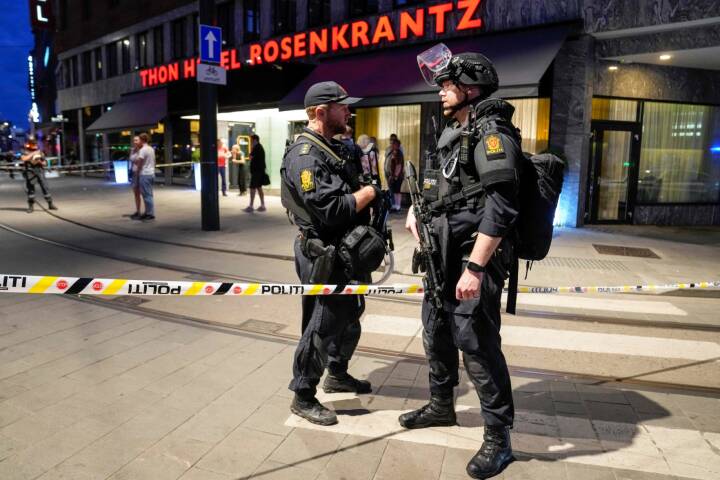To døde og flere sårede efter skyderi i festgade i Oslo