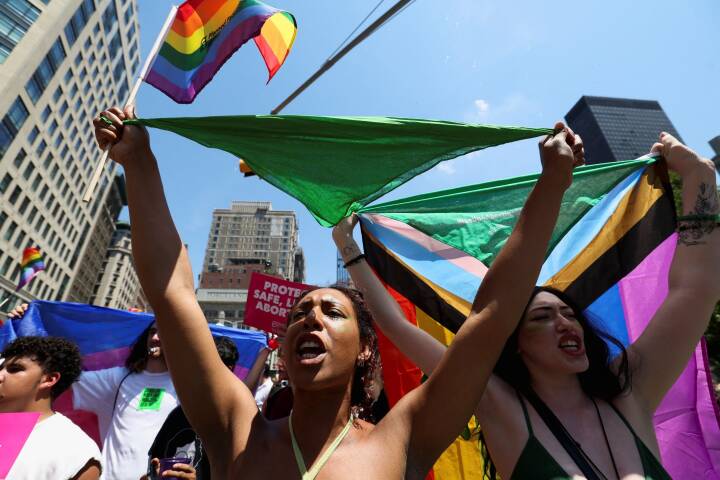 SE BILLEDERNE: Amerikanske Pride-parader er igen en vigtig politisk markering