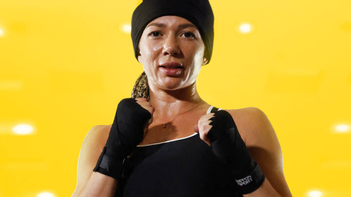 I aften bokser Sarah sit livs største kamp: 'For at vinde stort, skal man satse stort'