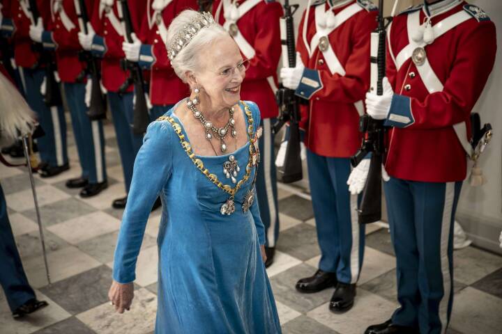 Dronning Margrethe er ude af coronaisolation