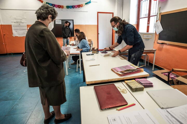 Rekordlav deltagelse ved det italienske valg