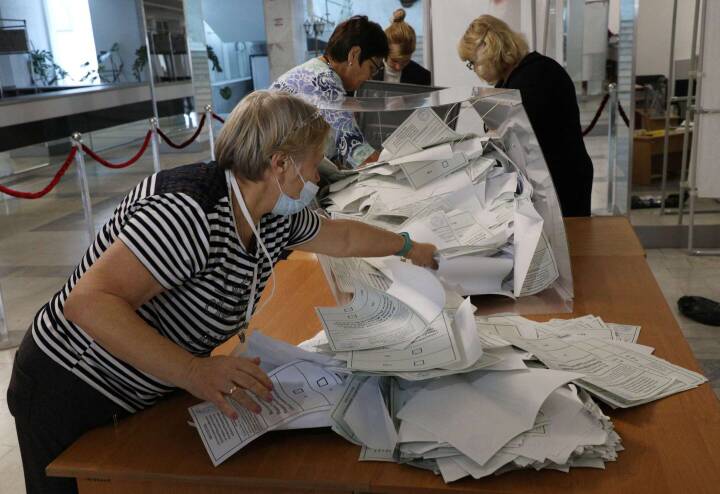 Næsten 100 procent i flere ukrainske regioner stemmer 'da' til Rusland: 'Det er en farce'