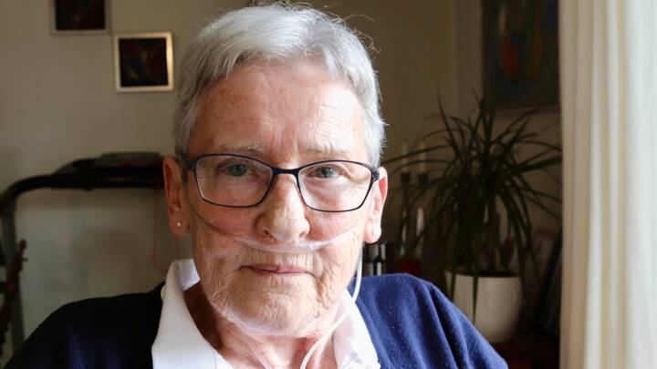 KOL-syge Birgit blev telefonsvindlet, til hun ikke kunne trække vejret: Nu føler hun sig 'røvrendt' af Nordea
