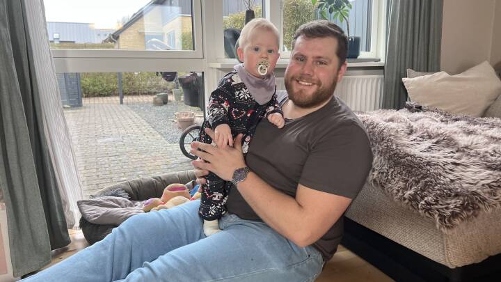 Her bliver medarbejderne hjemme, til deres børn er helt raske | Penge | DR