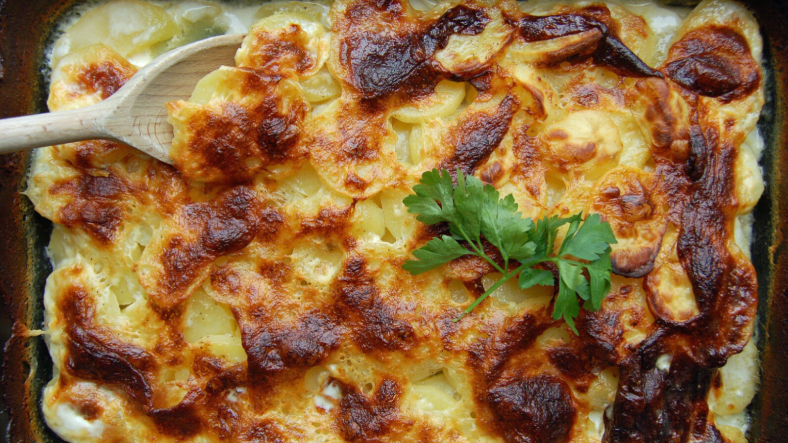 Flødekartofler ovn | Opskrift på nemme flødekartofler ost | Mad |