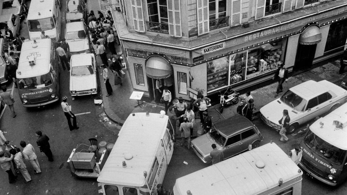 Palæstinensisk selvstyre udleverer mistænkt for angreb i Paris i 1982