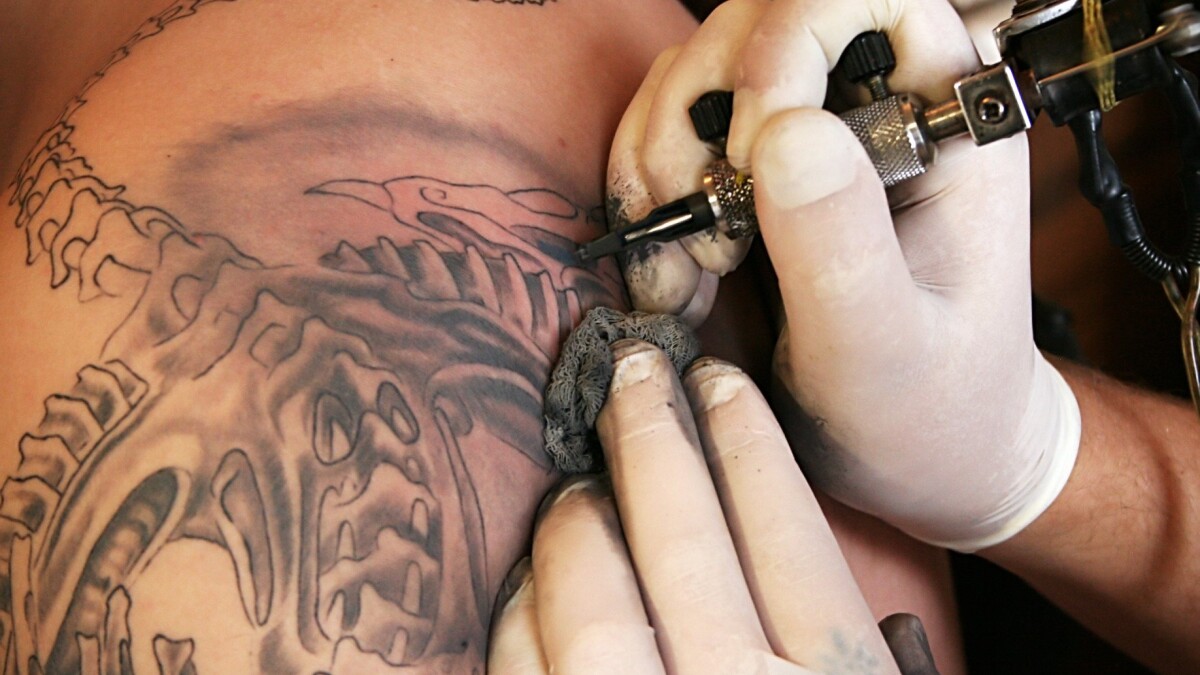 frisør der ovre Uretfærdig Professor: Det er tæt på umuligt at sikre allergisikker tatoveringsblæk |  Krop | DR