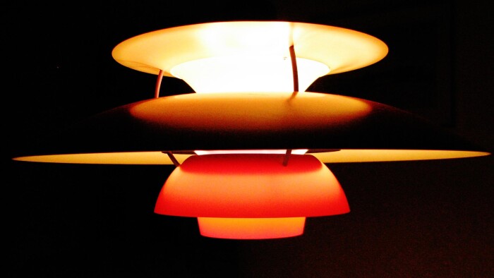 mundstykke navigation falanks PH-lampen fylder 90: Lyset skulle gøre både hjem og mennesker smukkere |  Historie | DR