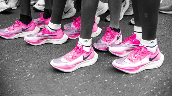 Har Nike opfundet en sko, der er så god, at ødelægger løbesporten? | Atletik | DR