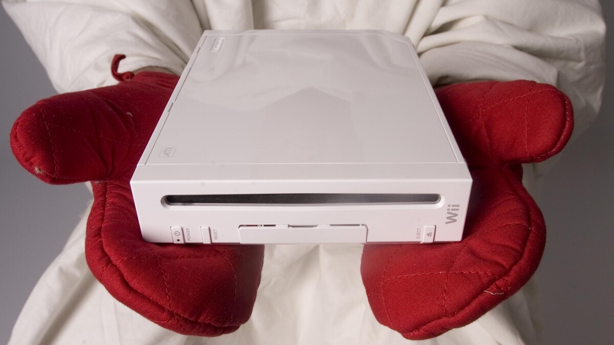 du også bowling i stuen? For 15 år siden fik Nintendo Wii os alle sammen til at - så forsvandt den | Gaming | DR